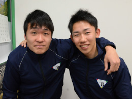 写真：吉成仁紀さん（左）と佐藤貴亮さん