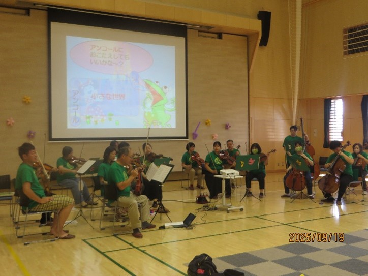 アンコールを披露する様子