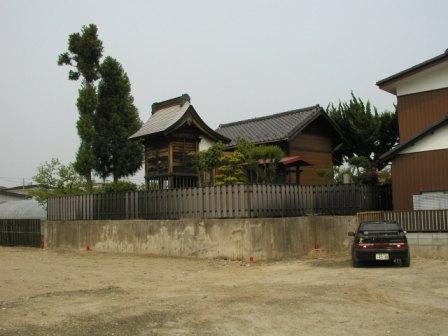 猫塚古墳と少林神社全景