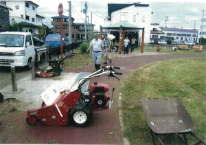 公園課で所有する芝刈機