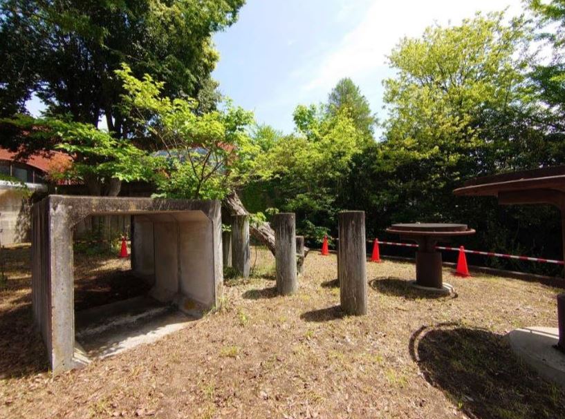 ドンとローラが遊んだ遊具