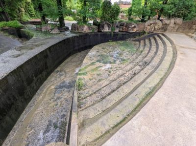 ブログ　アフリカ園大掃除　ベン花子側排水後5